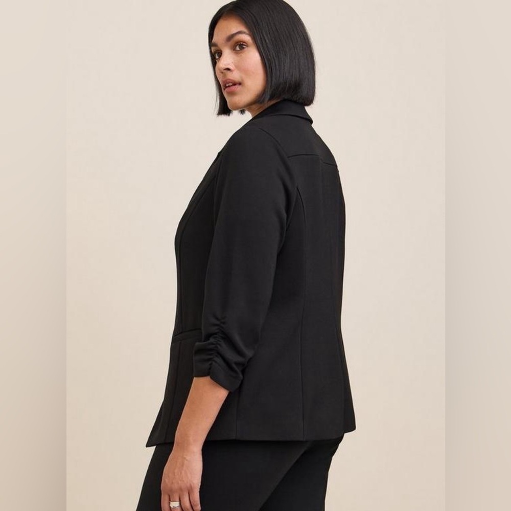 Torrid Single Button Black Blazer - New! - Size 30 (6) - Picture 2 of 5